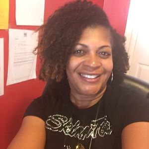 Meet your Posher, Ernesta